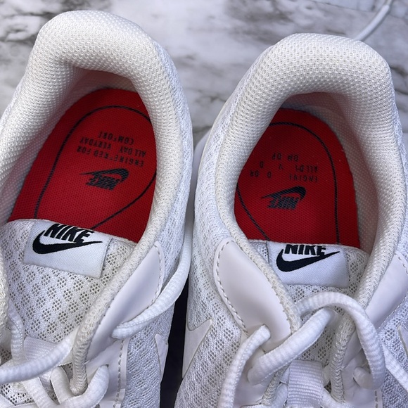 Nike Tanjun White Casual Athletic running Sneakers for finish line size US10 - Picture 7 of 14